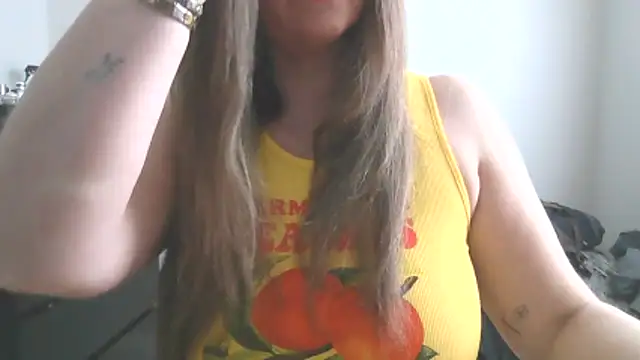 Snapshot of Goddess-GraceX chatting on April 15, 4:36 pm Goddess-GraceX online show from April 15, 4:36 pm