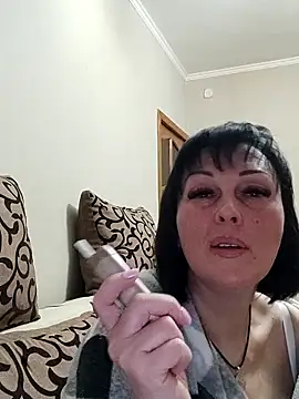 HelgaDennis online show from April 21, 5:39 pm