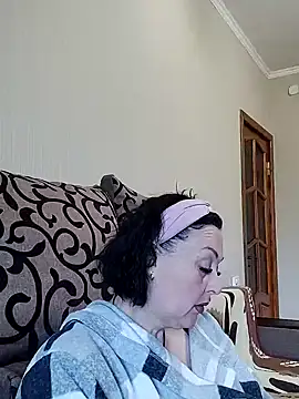 HelgaDennis online show from May 4, 4:08 am