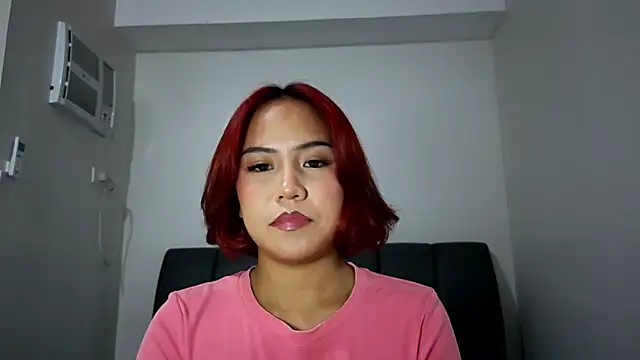 misscutee online show from May 11, 1:06 pm