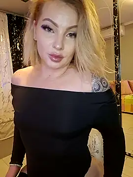 Snapshot of AngelGlowx chatting on March 28, 4:39 pm AngelGlowx online show from March 28, 4:39 pm