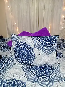 Snapshot of ROUSSE_SINCLAIR chatting on April 17, 7:50 pm ROUSSE SINCLAIR online show from April 17, 7:50 pm