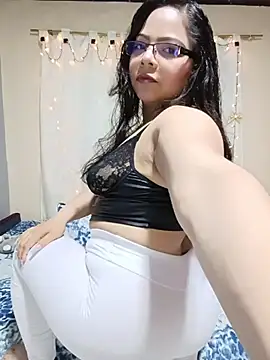 Snapshot of ROUSSE_SINCLAIR chatting on April 18, 10:54 pm ROUSSE SINCLAIR online show from April 18, 10:54 pm