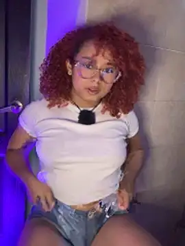 lara curly online show from June 4, 11:00 pm