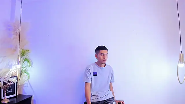 your d0ll1 online show from April 20, 12:41 pm
