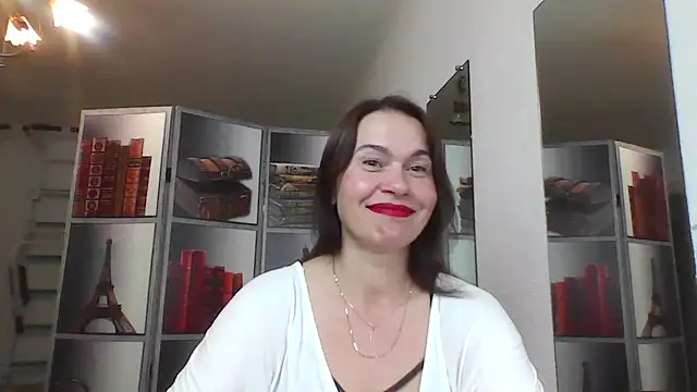 Snapshot of Selena_Moo chatting on June 2, 11:56 am Selena Moo online show from June 2, 11:56 am