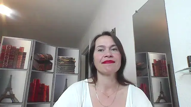 Snapshot of Selena_Moo chatting on June 4, 3:07 pm Selena Moo online show from June 4, 3:07 pm