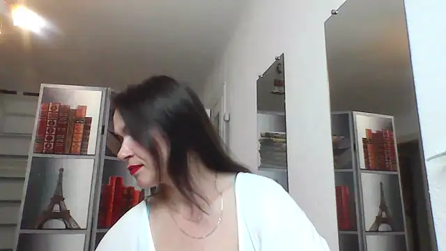 Snapshot of Selena_Moo chatting on June 14, 8:49 am Selena Moo online show from June 14, 8:49 am