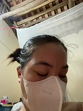 Snapshot of SeraCin chatting on March 21, 3:33 am SeraCin online show from March 21, 3:33 am