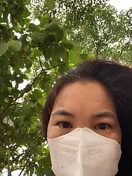 Snapshot of SeraCin chatting on March 23, 7:45 am SeraCin online show from March 23, 7:45 am