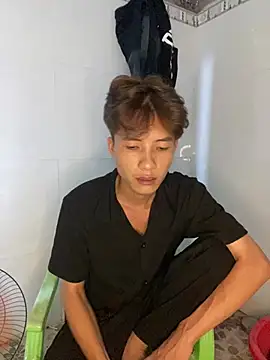 Snapshot of Nguyencuong1999 chatting on May 31, 4:42 am Nguyencuong1999 online show from May 31, 4:42 am