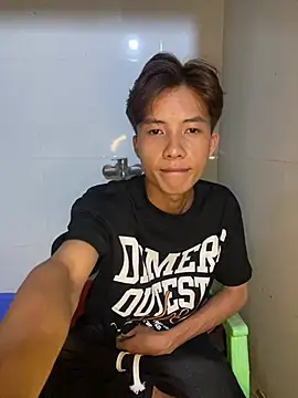 Snapshot of Nguyencuong1999 chatting on June 1, 1:24 pm Nguyencuong1999 online show from June 1, 1:24 pm