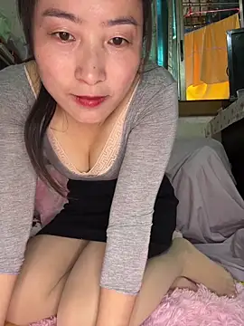 Snapshot of Only_U520 chatting on April 4, 5:27 am Only U520 online show from April 4, 5:27 am