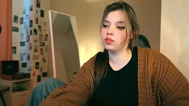 Snapshot of Chloe_Rozzy chatting on March 21, 3:33 am Chloe Rozzy online show from March 21, 3:33 am