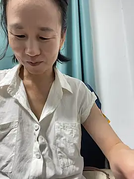Snapshot of lilysister66 chatting on June 30, 8:21 pm lilysister66 online show from June 30, 8:21 pm