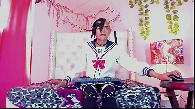 Snapshot of romeo_laurient chatting on March 20, 8:46 pm romeo laurient online show from March 20, 8:46 pm