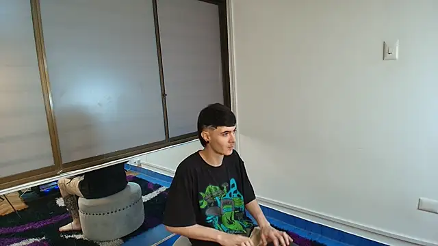 lio     online show from April 3, 2:53 am