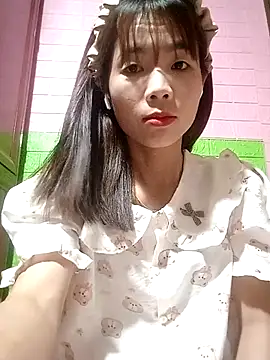 AmyLinee01 online show from May 5, 1:02 am