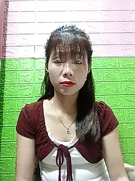 Snapshot of AmyLinee01 chatting on July 5, 7:59 am AmyLinee01 online show from July 5, 7:59 am