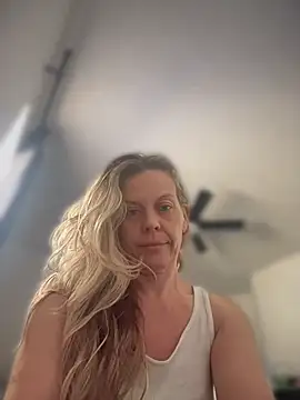GwenWilde31 online show from June 26, 5:39 pm