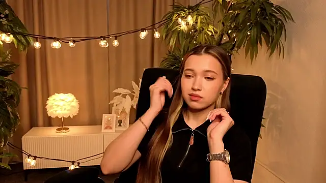 AnnaBerrys online show from March 28, 1:11 pm