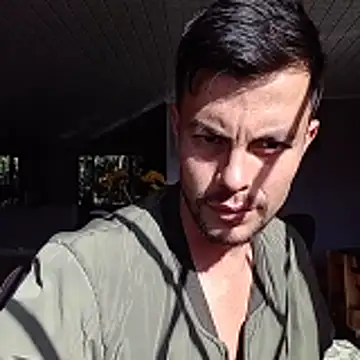 Snapshot of EdwardRoldan chatting on March 21, 12:54 pm EdwardRoldan online show from March 21, 12:54 pm