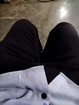 Snapshot of roselover2222 chatting on March 27, 3:34 pm roselover2222 online show from March 27, 3:34 pm