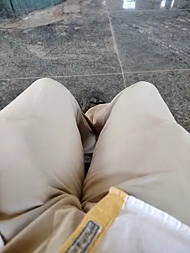 Snapshot of roselover2222 chatting on April 1, 7:31 am roselover2222 online show from April 1, 7:31 am