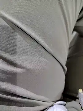 Snapshot of roselover2222 chatting on April 5, 8:28 pm roselover2222 online show from April 5, 8:28 pm