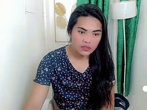 Midnightsnack88 online show from April 19, 4:23 am
