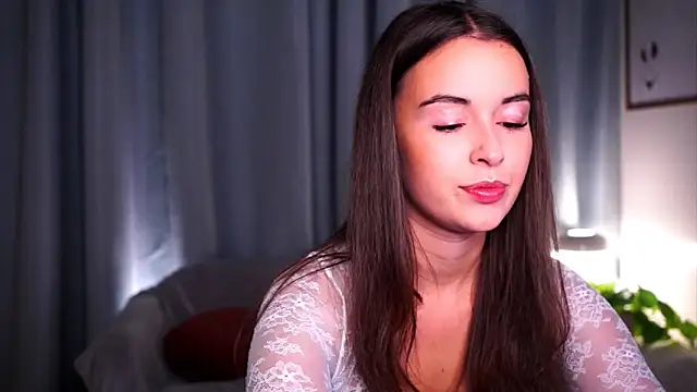 Fawnette online show from May 29, 4:05 pm