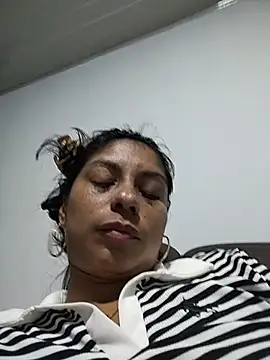 Snapshot of AngelicaStorms chatting on July 16, 12:27 am AngelicaStorms online show from July 16, 12:27 am