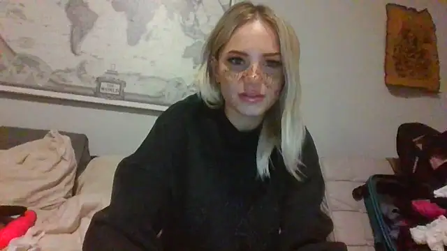 Britneycherry online show from July 1, 3:30 am
