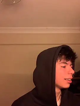 Beratylmamss online show from March 21, 9:40 pm