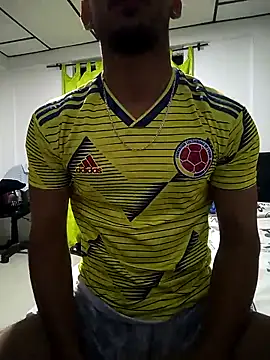 Snapshot of theparce_juli chatting on March 29, 4:23 am theparce juli online show from March 29, 4:23 am