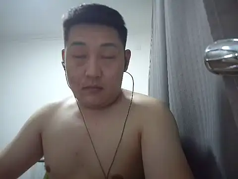 Snapshot of Llpl322 chatting on March 29, 2:06 pm Llpl322 online show from March 29, 2:06 pm