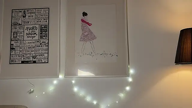 Snapshot of rossilaari chatting on March 25, 3:18 pm rossilaari online show from March 25, 3:18 pm