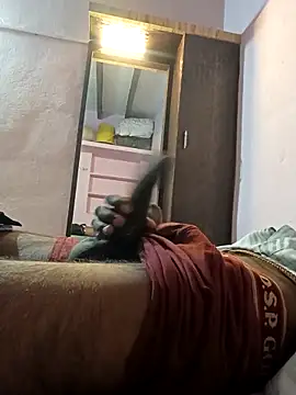 Snapshot of THA_KITTY chatting on March 28, 6:13 am THA KITTY online show from March 28, 6:13 am