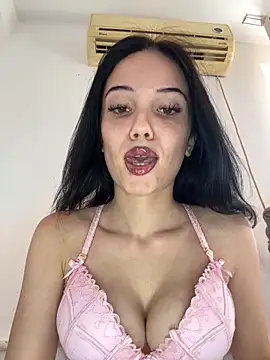 Snapshot of icedrosemarye chatting on June 18, 1:59 pm icedrosemarye online show from June 18, 1:59 pm