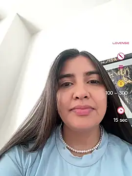 Snapshot of HaileyBiieber chatting on April 26, 7:44 pm HaileyBiieber online show from April 26, 7:44 pm
