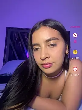 Snapshot of HaileyBiieber chatting on May 1, 2:49 am HaileyBiieber online show from May 1, 2:49 am