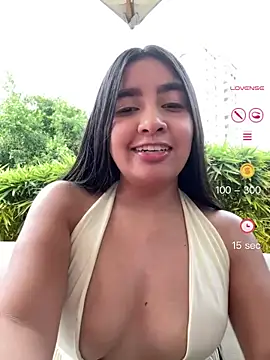 Snapshot of HaileyBiieber chatting on May 3, 10:49 pm HaileyBiieber online show from May 3, 10:49 pm
