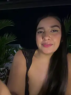 Snapshot of HaileyBiieber chatting on May 15, 11:34 pm HaileyBiieber online show from May 15, 11:34 pm