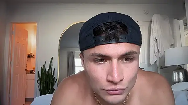 nicoferraroxx online show from March 22, 9:07 pm