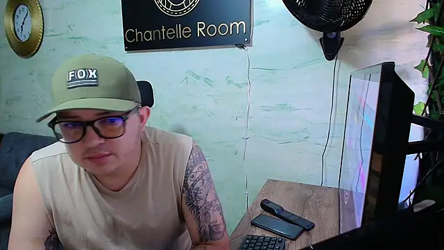 maximo daddy online show from April 22, 12:07 pm