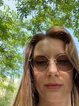 Snapshot of FReyja_44 chatting on May 22, 7:37 am FReyja 44 online show from May 22, 7:37 am
