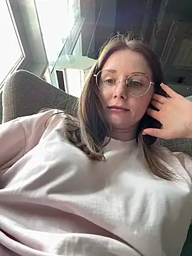 Snapshot of FReyja_44 chatting on July 23, 8:45 am FReyja 44 online show from July 23, 8:45 am