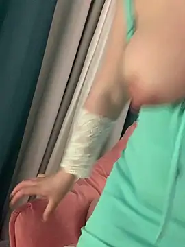 xiaomei89 online show from March 24, 1:05 pm