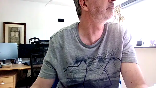 Snapshot of HotLucas66 chatting on April 9, 1:49 pm HotLucas66 online show from April 9, 1:49 pm