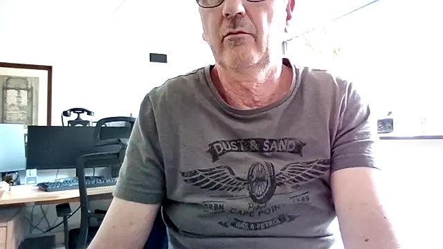 Snapshot of HotLucas66 chatting on April 20, 1:03 pm HotLucas66 online show from April 20, 1:03 pm